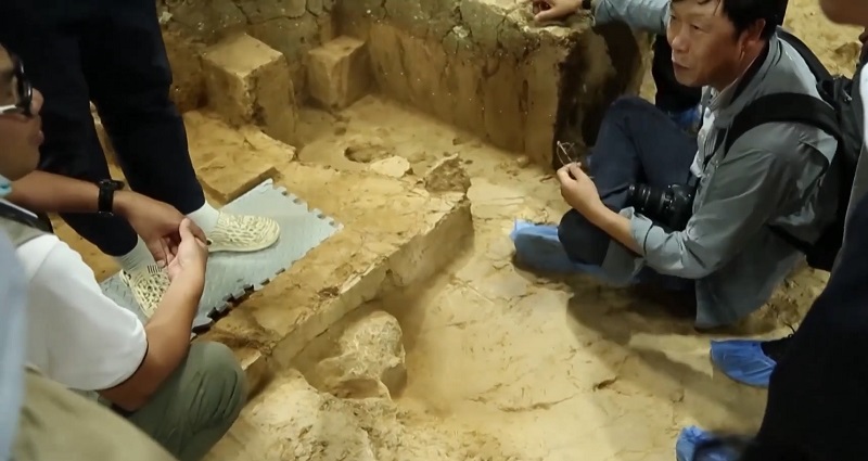 Chinese Archaeologists Excavate 1-million-year-old Human Skull