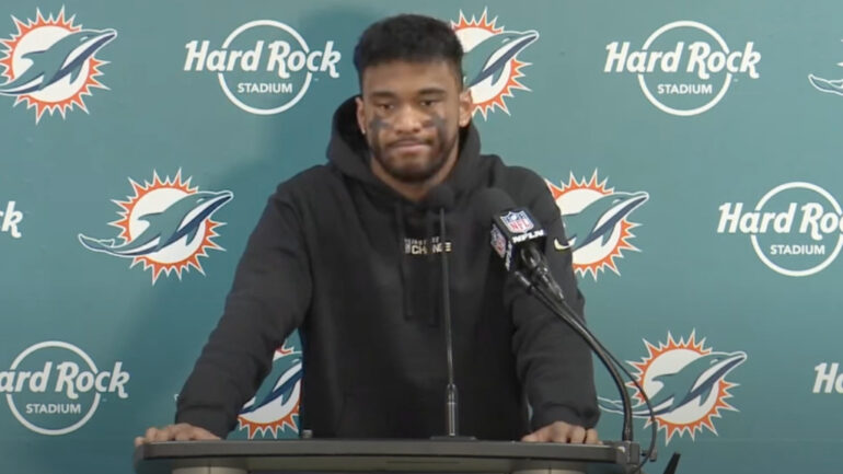 Gotta stop letting gooks in Miami': Buccaneers cornerback Carlton Davis  apologizes for anti-Asian tweet