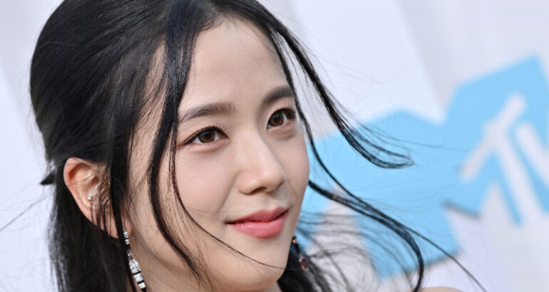 BLACKPINK’s Jisoo begins filming music video in ‘strict secrecy’ for solo single