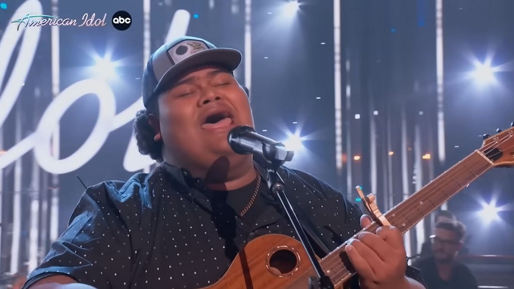 Video Iam Tongi's powerful cover of 'The Sound of Silence' lands him