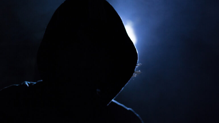 Scammer dupes man out of $600,000 in 10 minutes by posing as friend using AI