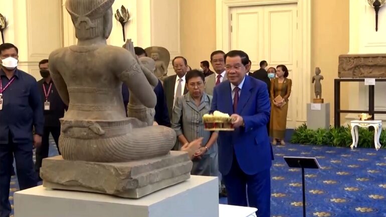 Daughter of accused Asian antiquities trafficker forfeits $12 million as NYC case ends