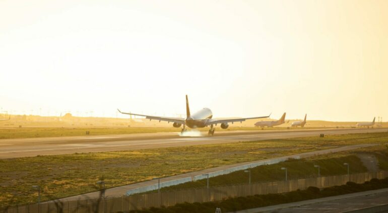 Student says he commuted by plane from LA to UC Berkeley 3 times a week to avoid Bay Area rent
