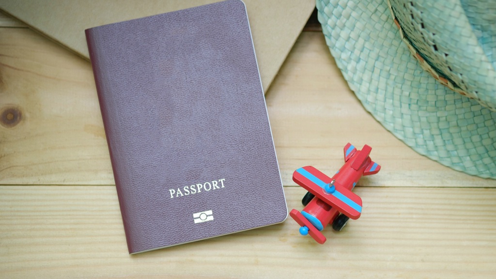 Top 10 World's Most Powerful Passports - Singapore Overtake Japan