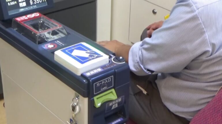 Why buses in Japan use human hair in their fare collection boxes