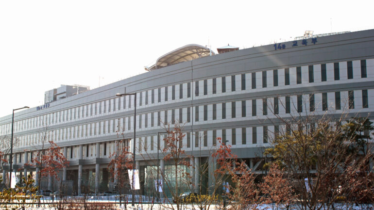 South Korea seeks 300,000 foreign students by 2027