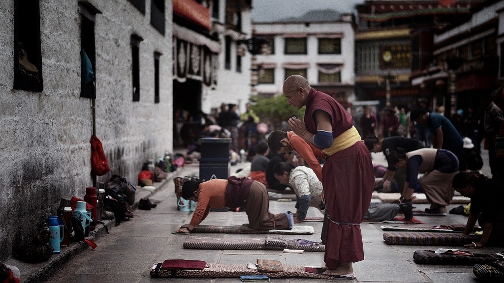 Tibetan worshippers