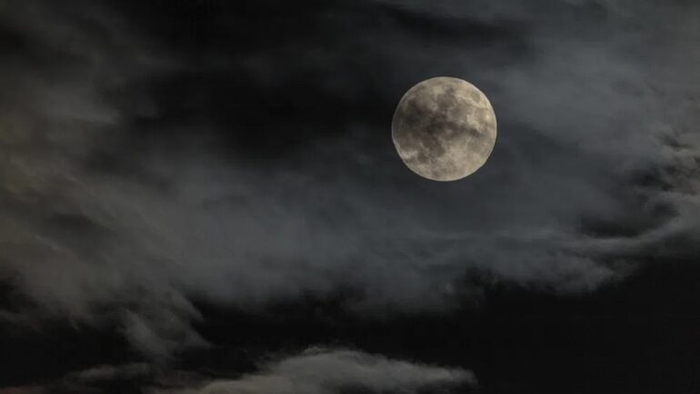 Chinese researchers look to build underground moon base for future manned mission