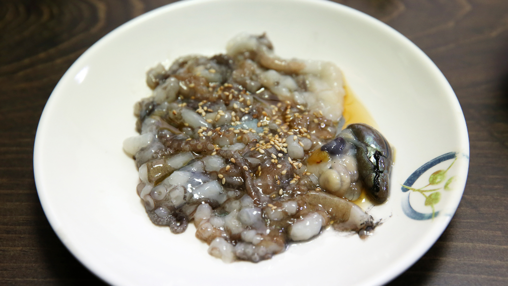 Korean man, 82, dies of heart attack from choking on ‘live octopus’