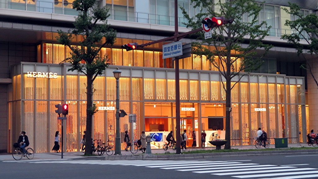 Hermes hands $4,300 bonus to all 22,000 staff after strong late 2023 Asia sales