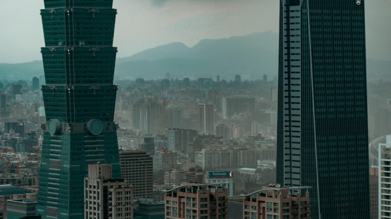 Taiwan’s air pollution carries higher risk for lung cancer than smoking: study