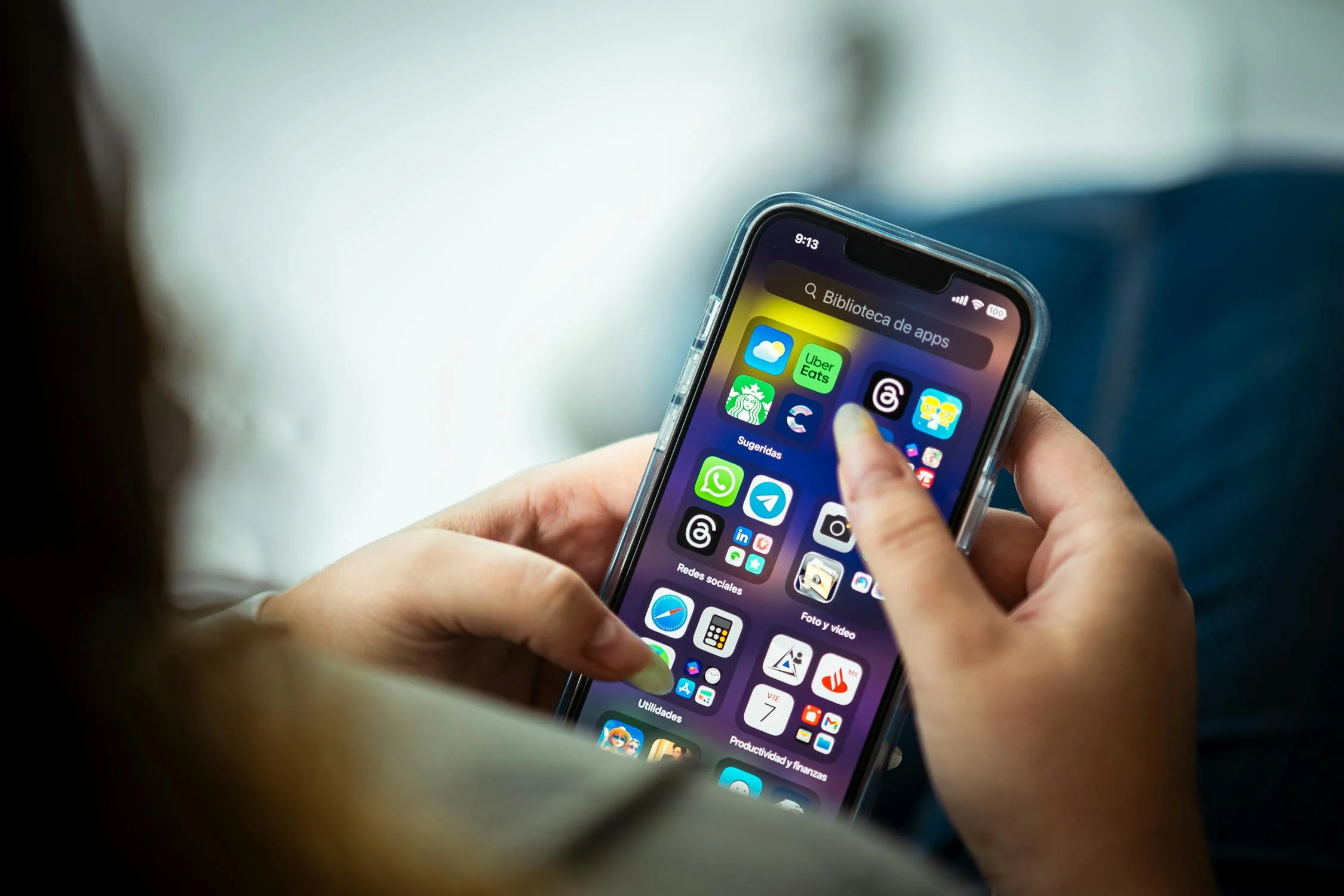Too much internet may hurt teens’ brains