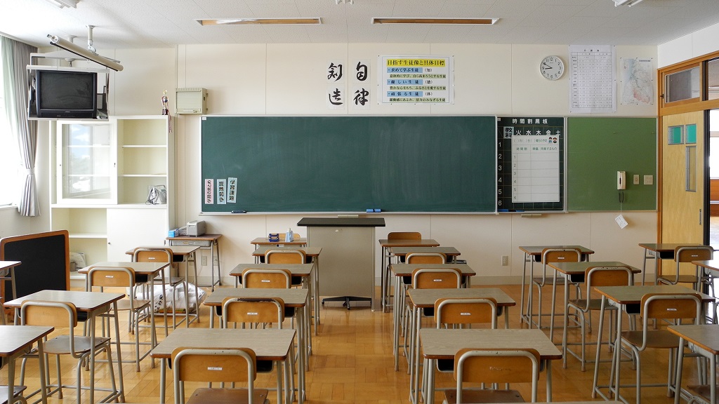 Japan encourages foreigners to study at their universities