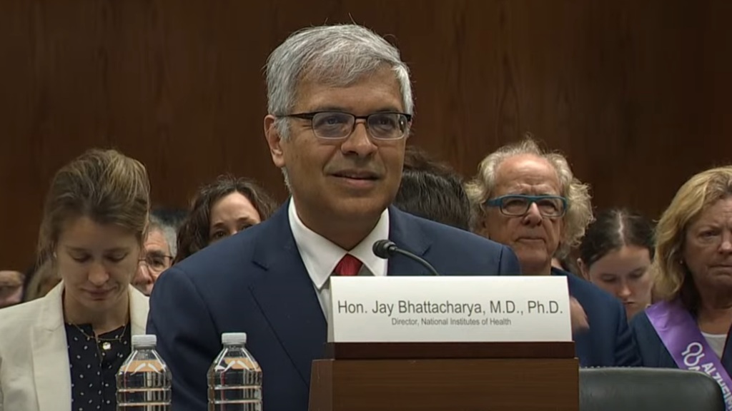 NIH scientists publish declaration criticizing Trump’s deep cuts in public health research