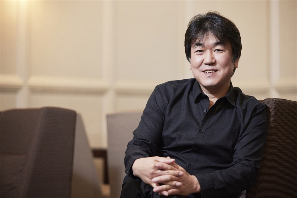 Legendary Korean actor Yoon Je-moon joins the cast of ‘Stem,’ a film inspired by a real-life scientific scandal.