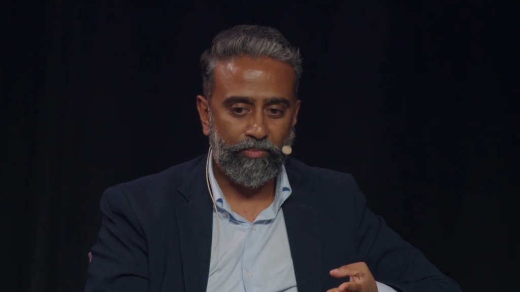 Racist backlash erupts after Air New Zealand names Indian-origin CEO