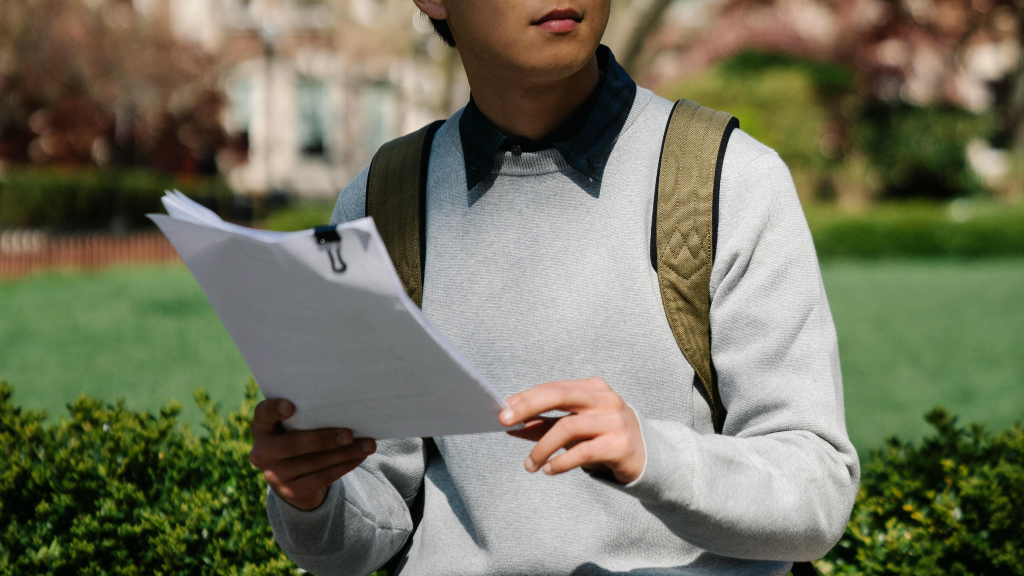 Philosophy student with full scholarship sent back to China despite valid visa