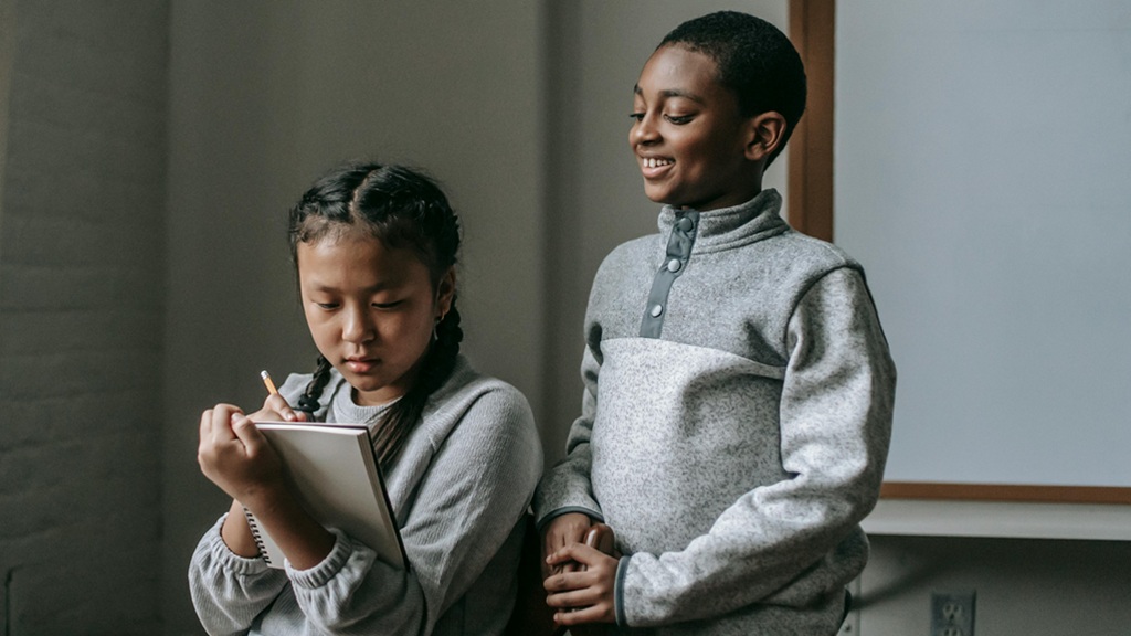 Multiracial youths make up nearly 1 in 5 US children, analysis finds