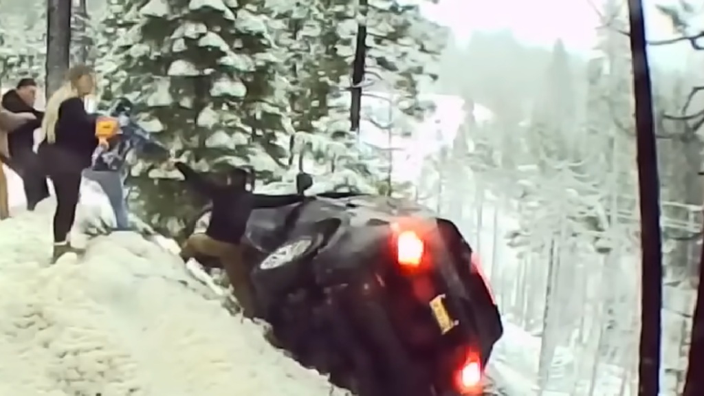 Filipino American airman hailed as hero after Christmas highway rescue