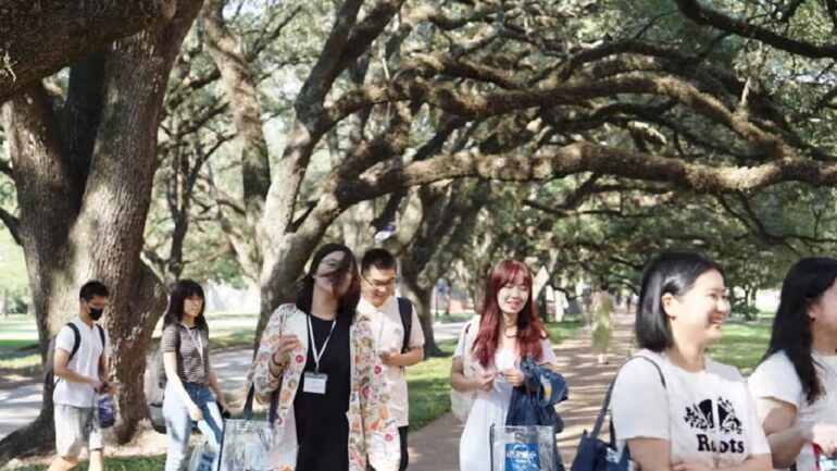 Asian Americans now represent nearly one in 10 Houston residents, study finds